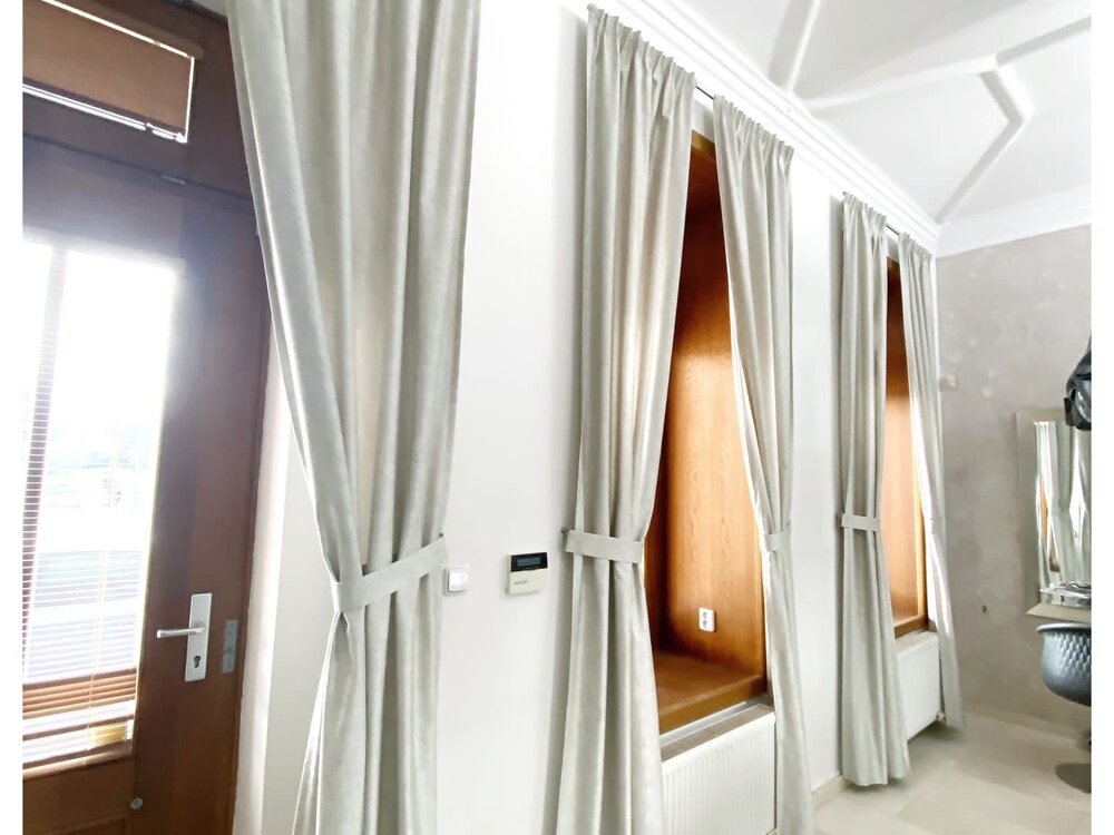 Záclony a závěsy v moderním interiéru Praha