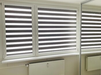 Roleta den a noc na bílém plastovém okně-montáž Praha