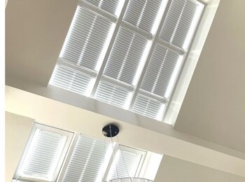 Plissé na střešních oknech-montáž Praha