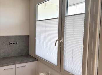 Plissé v kuchyni moderního bytu-Praha Plissé v kuchyni moderního bytu-Praha