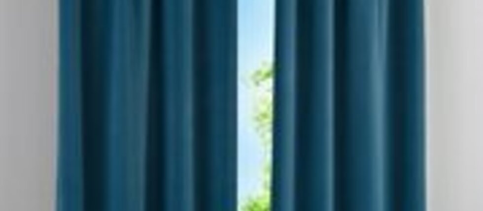 ZÁCLONY A ZÁVĚSY ZÁCLONY A ZÁVĚSY